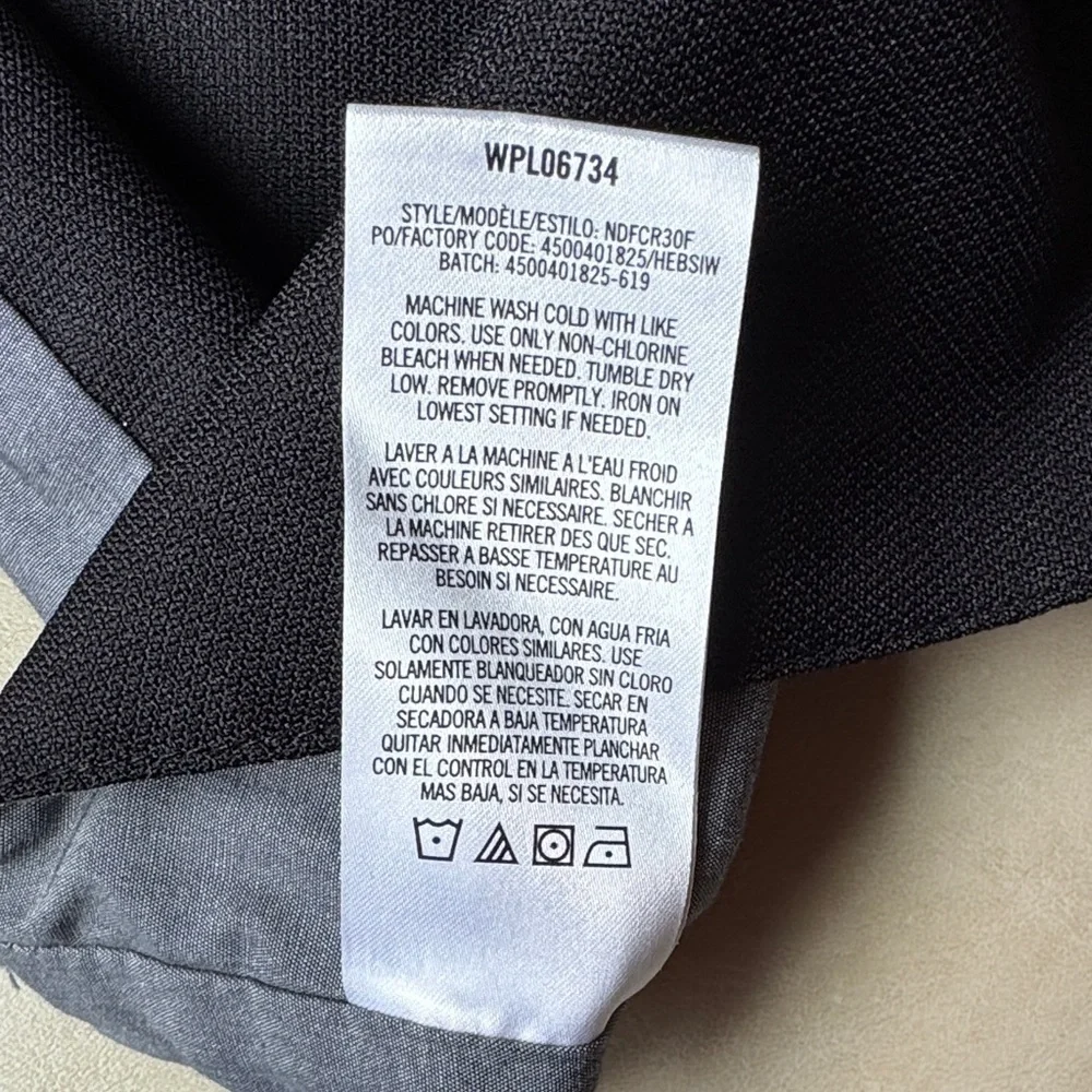 Nautica Black and Gray Button-Up Vest with Pocket Square Sz 14